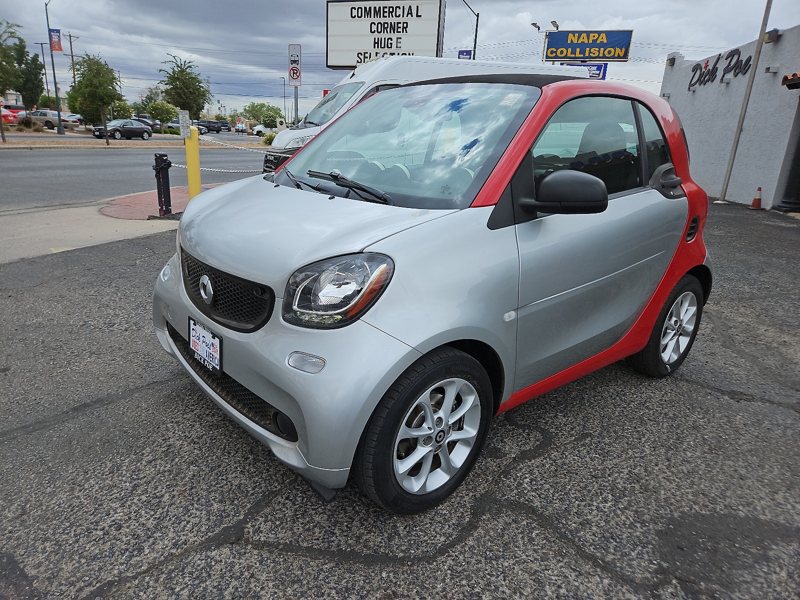 Used 2018 smart fortwo passion with VIN WMEFJ9BA4JK326604 for sale in El Paso, TX