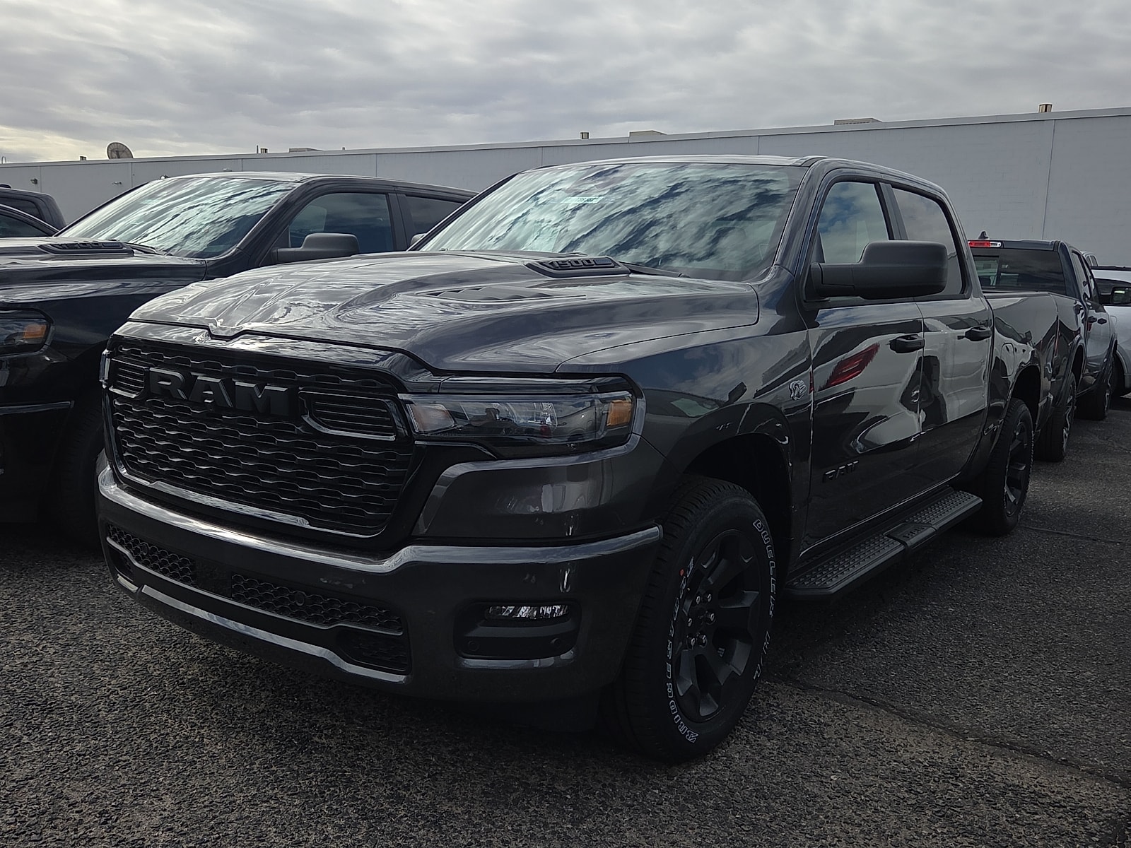 2026 RAM 1500 Express 4x4 Crew Cab 5'7's photo