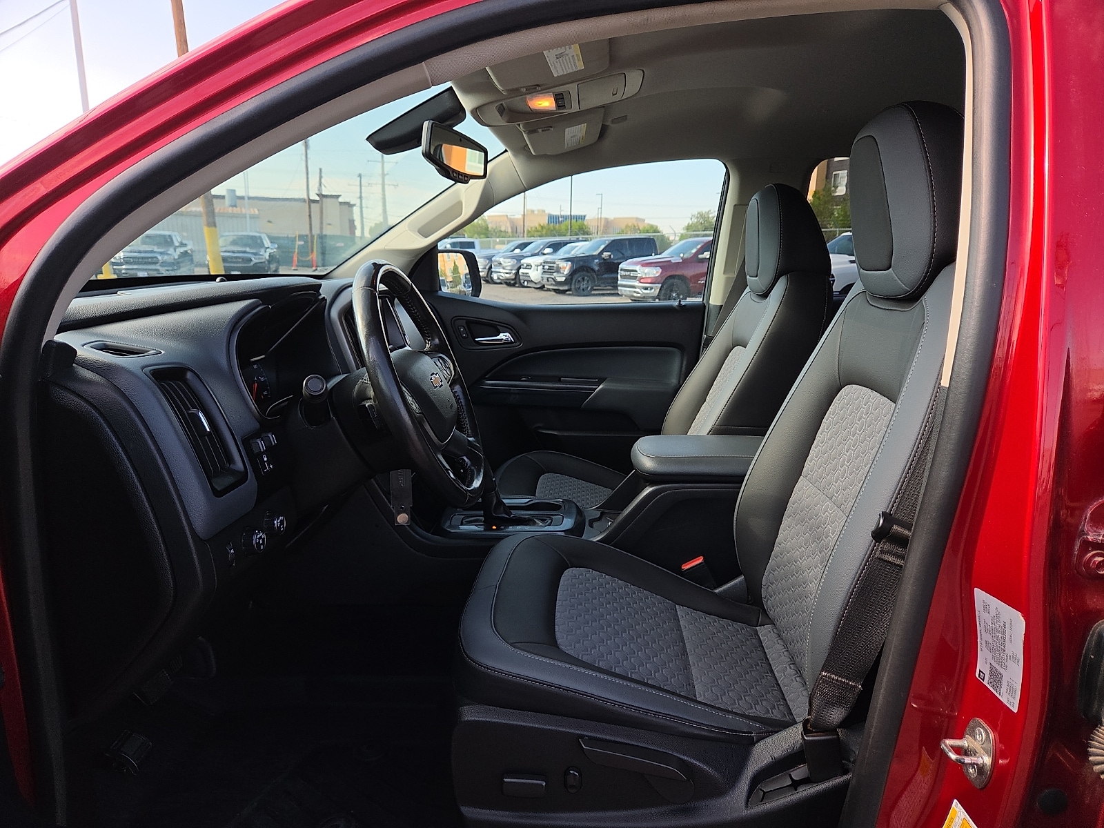 2021 Chevrolet Colorado Z71 - Photo 16