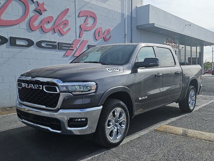 2025 Ram 1500 Lone Star Crew Cab 4x4 57 Box Pickup