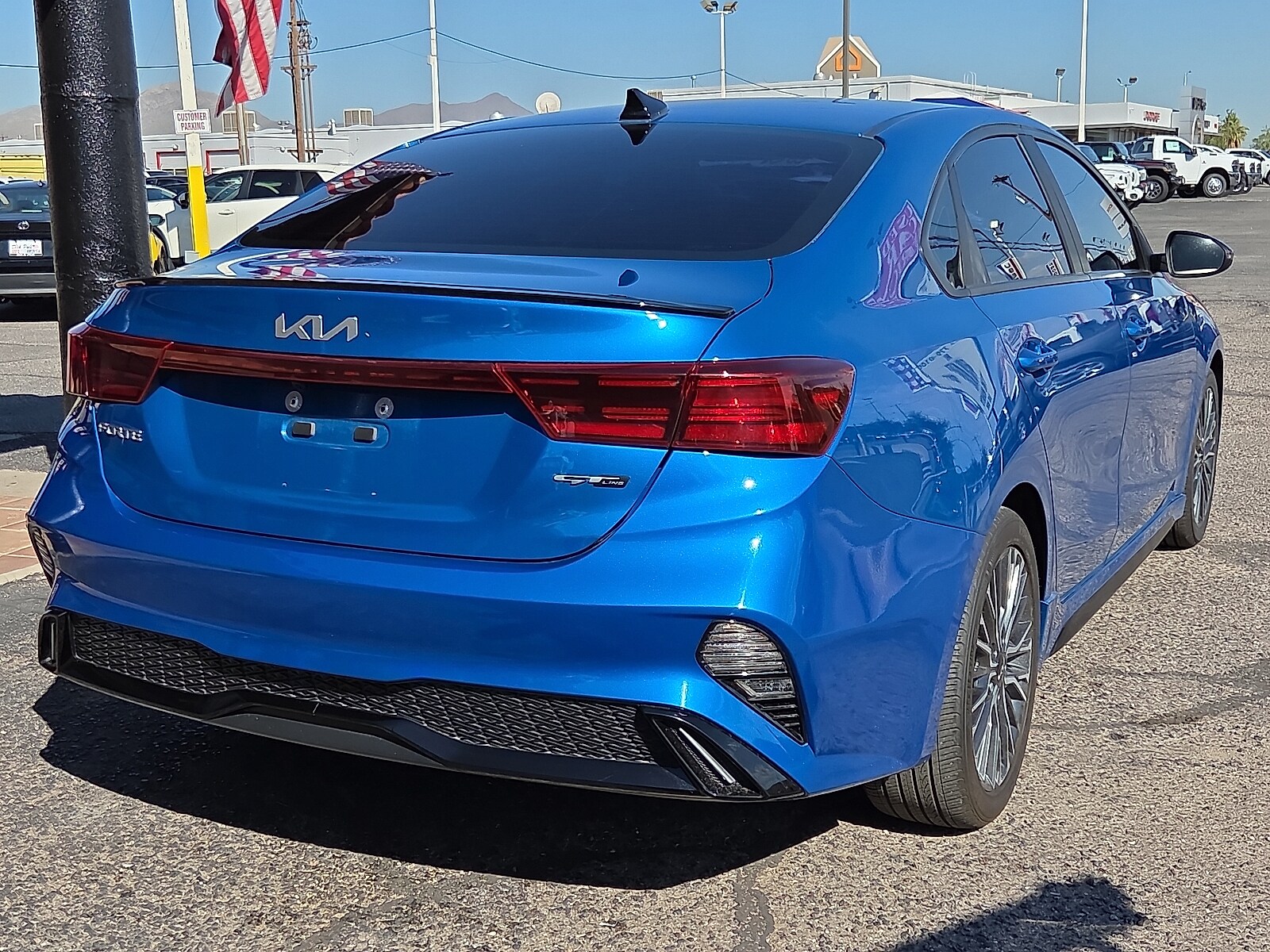 2024 Kia Forte GT-Line photo 4