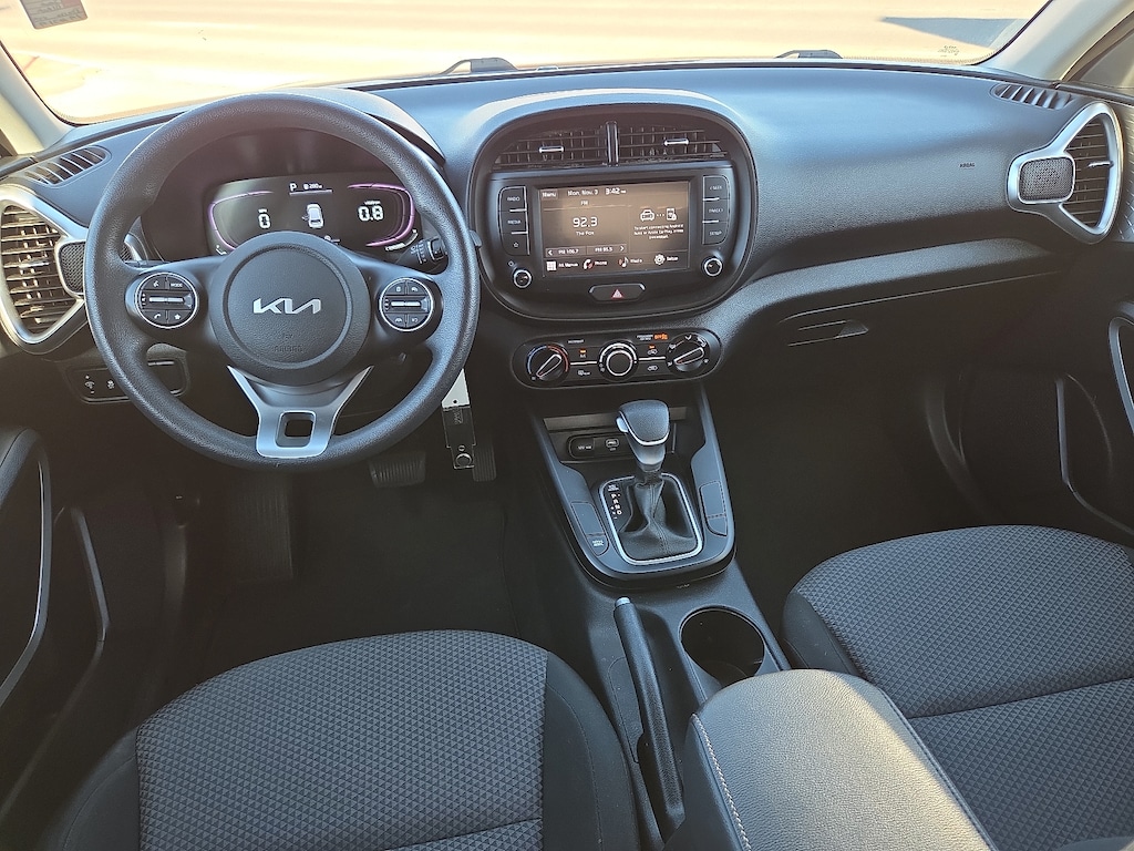 2023 Kia Soul LX photo 4