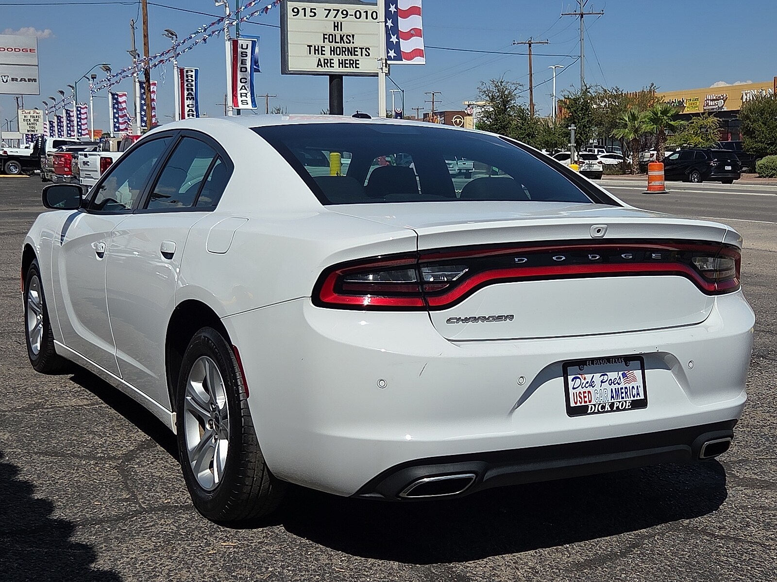 2022 Dodge Charger SXT photo 3