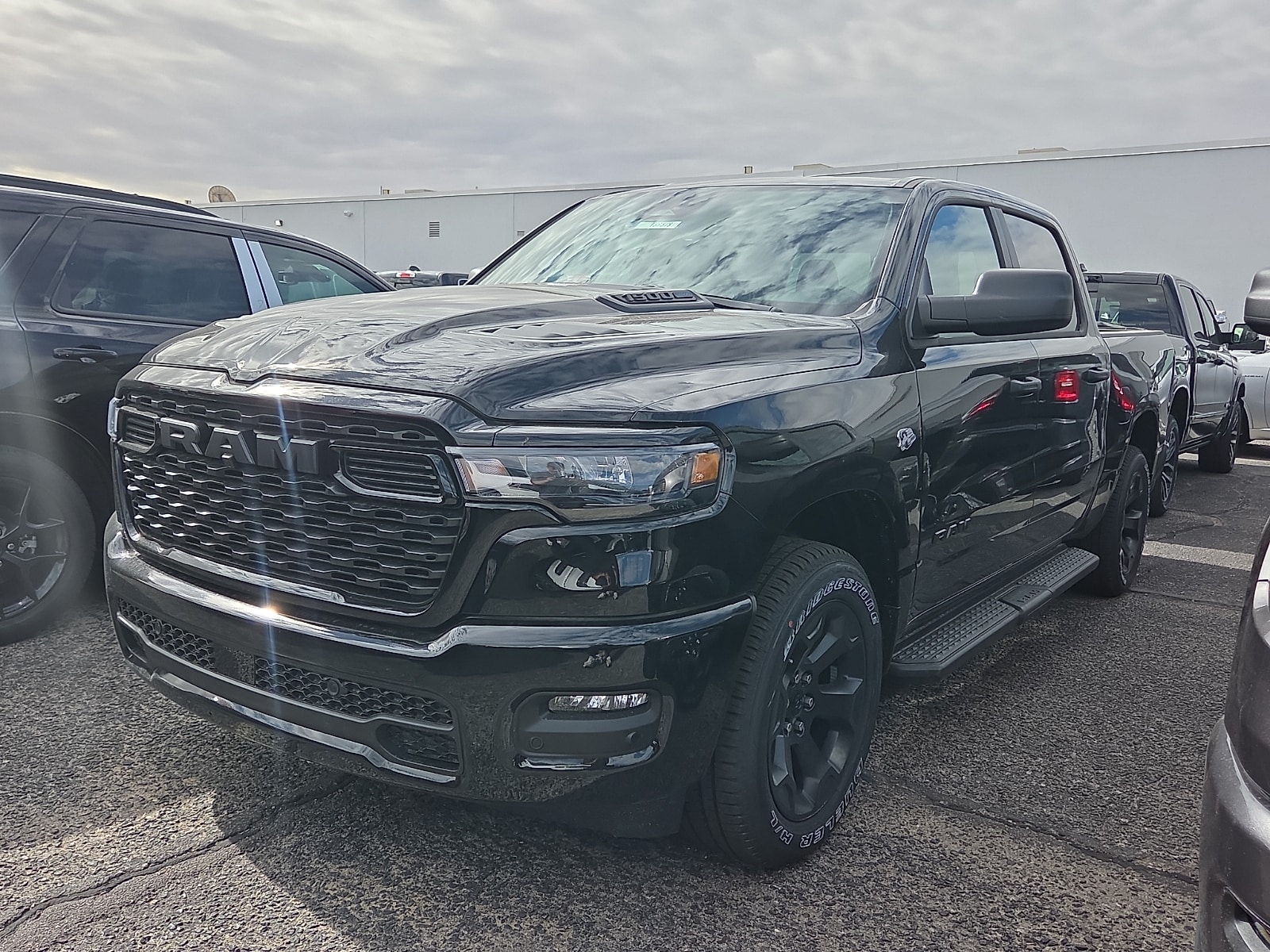 2026 RAM 1500 Express 4x4 Crew Cab 5'7's photo