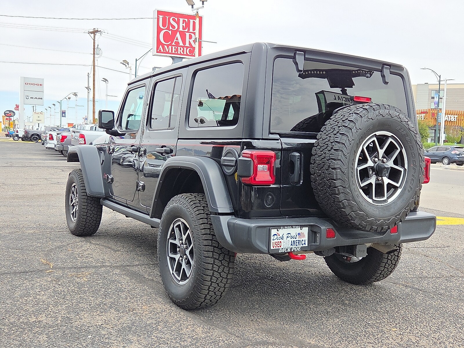 2024 Jeep Wrangler Rubicon photo 3