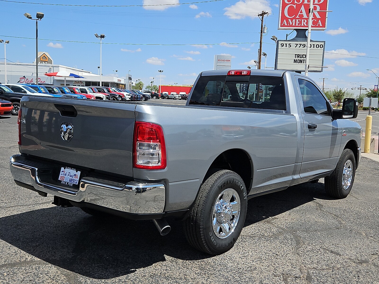 2023 Ram 2500 Tradesman photo 4