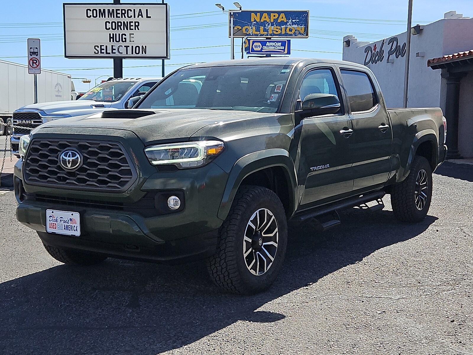 2022 Toyota Tacoma SR5 TRD Sport photo 2
