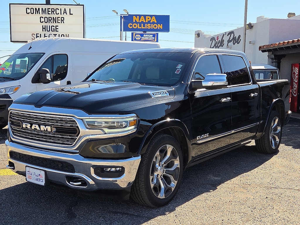 2022 Ram 1500 Limited photo 2