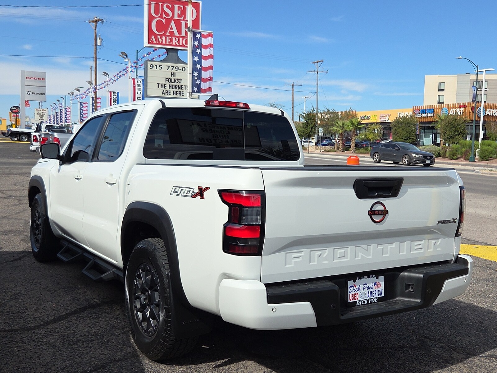 2023 Nissan Frontier PRO-X Crew Cab photo 3