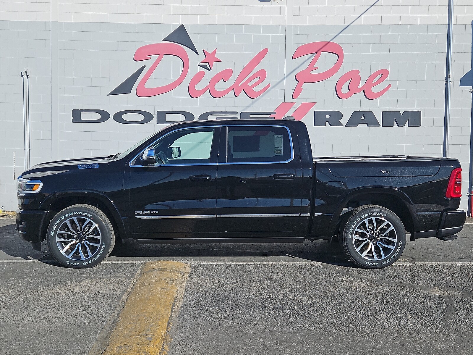 2025 Ram 1500 Limited photo 2