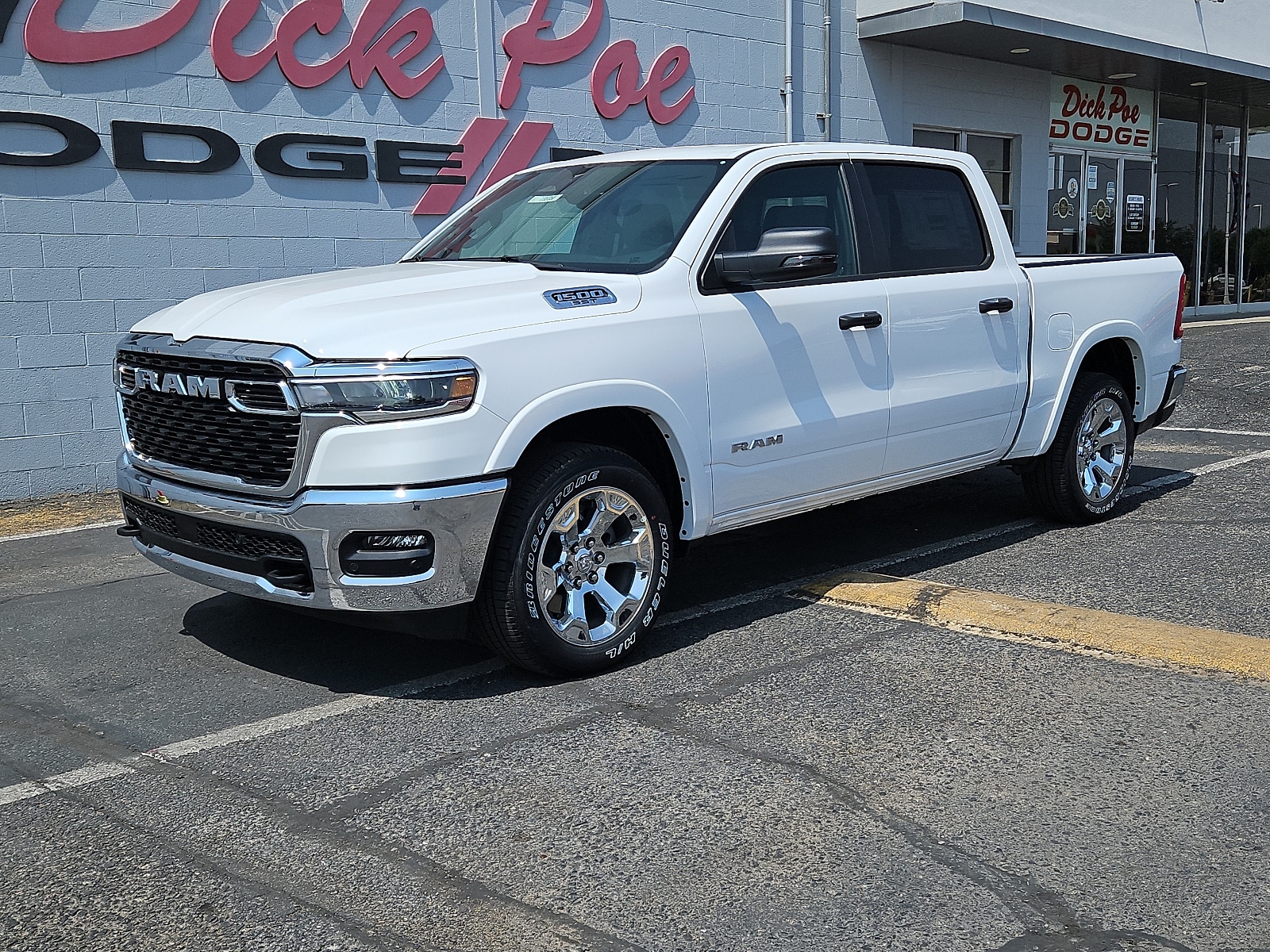 2025 Ram 1500 Lone Star Crew Cab 4x4 57 Box