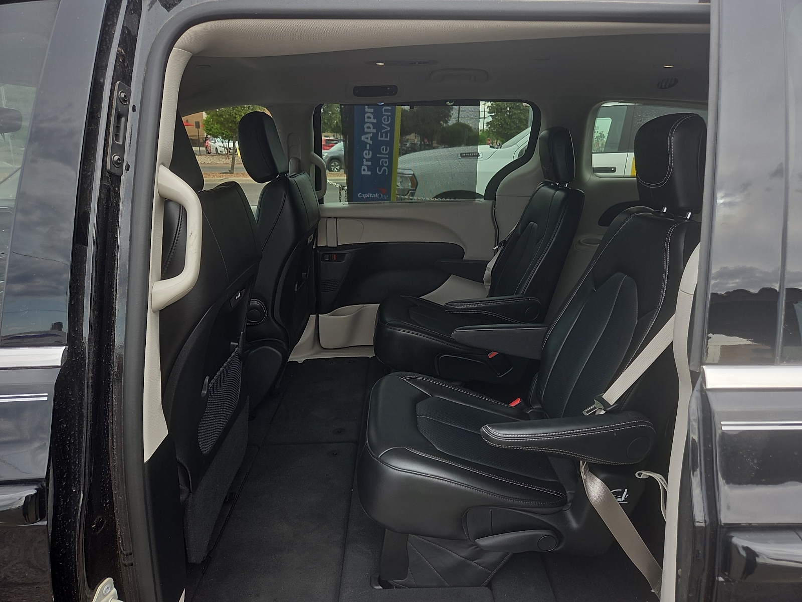 2024 Chrysler Pacifica Touring L - Photo 6