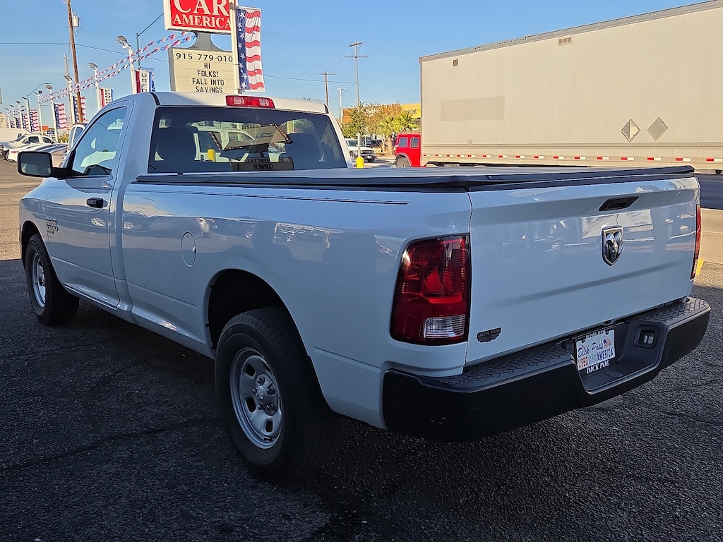 2023 Ram 1500 Classic Tradesman photo 3