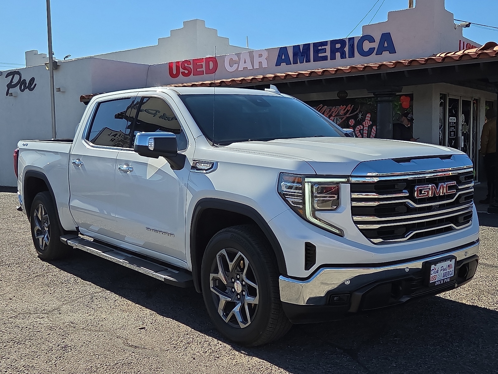 2024 GMC Sierra 1500 SLT's photo