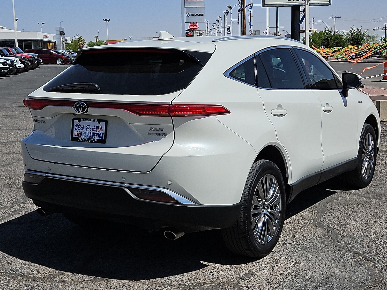 2021 Toyota Venza LE photo 4