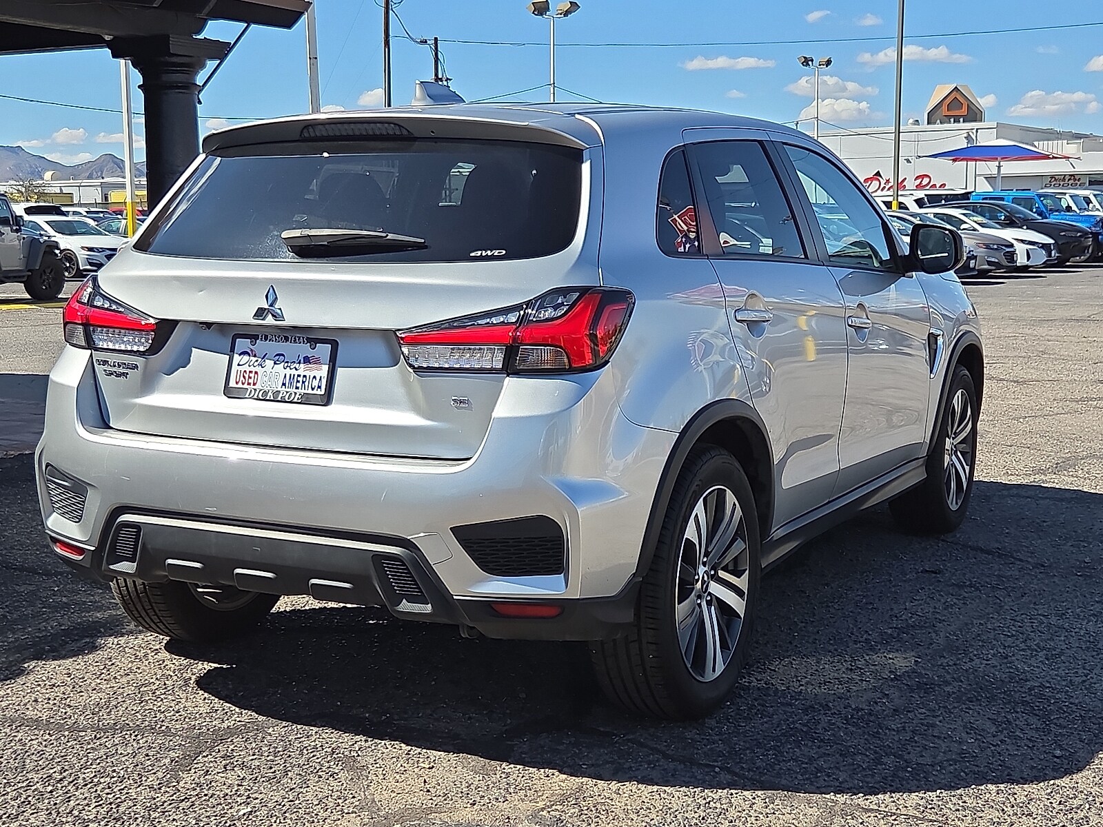2024 Mitsubishi Outlander Sport SE photo 3
