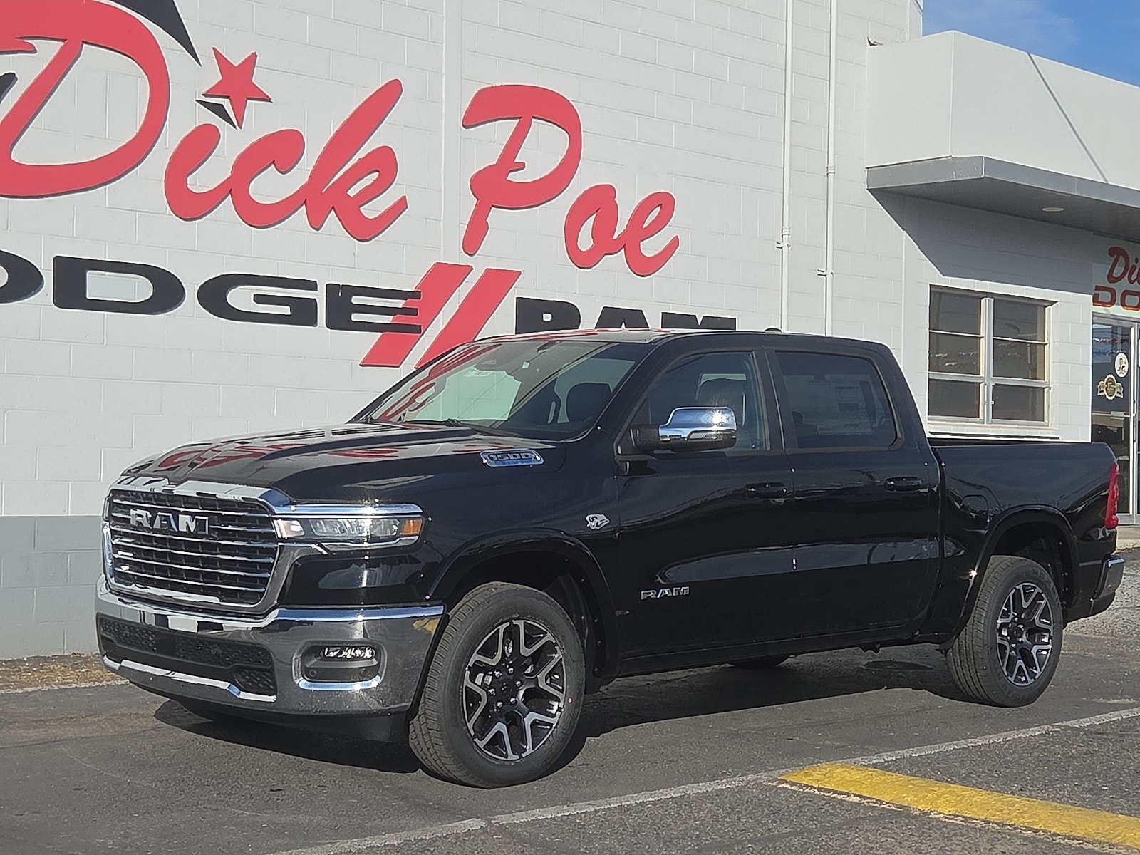 2026 RAM Ram 1500 Pickup Laramie's photo