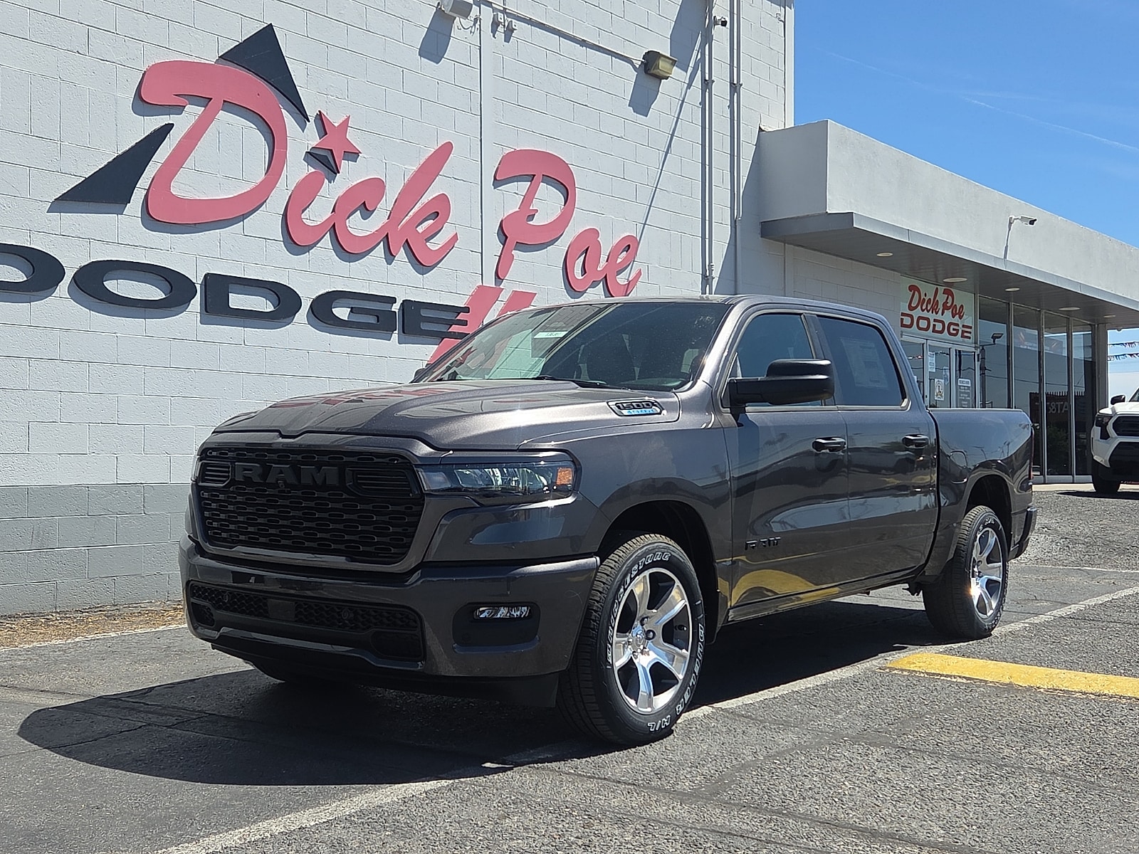 2026 RAM 1500 Express Crew Cab 5'7's photo