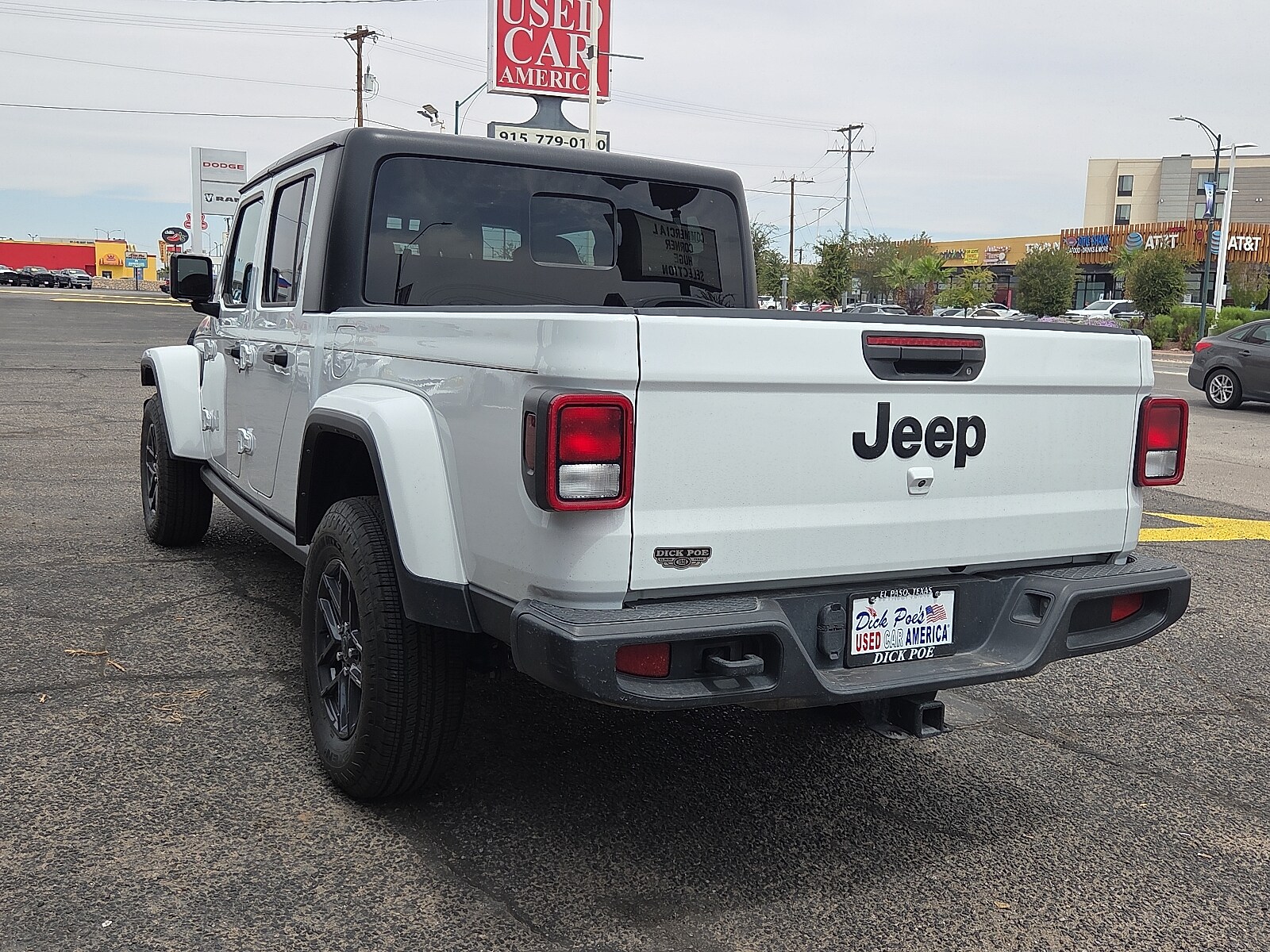 2023 Jeep Gladiator Sport S photo 2