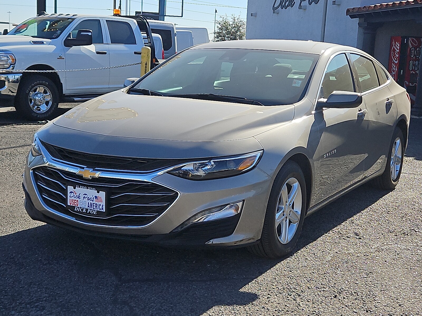 2024 Chevrolet Malibu 1LT photo 2