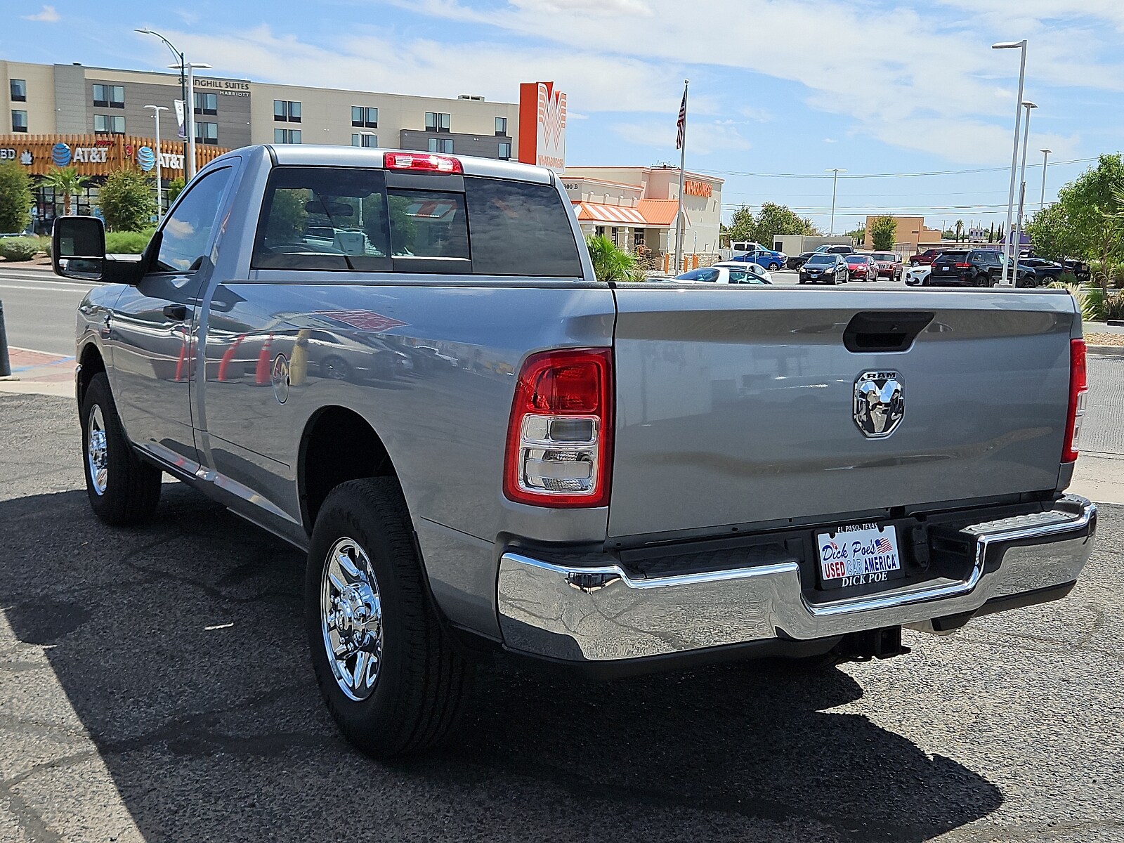 2023 Ram 2500 Tradesman photo 3