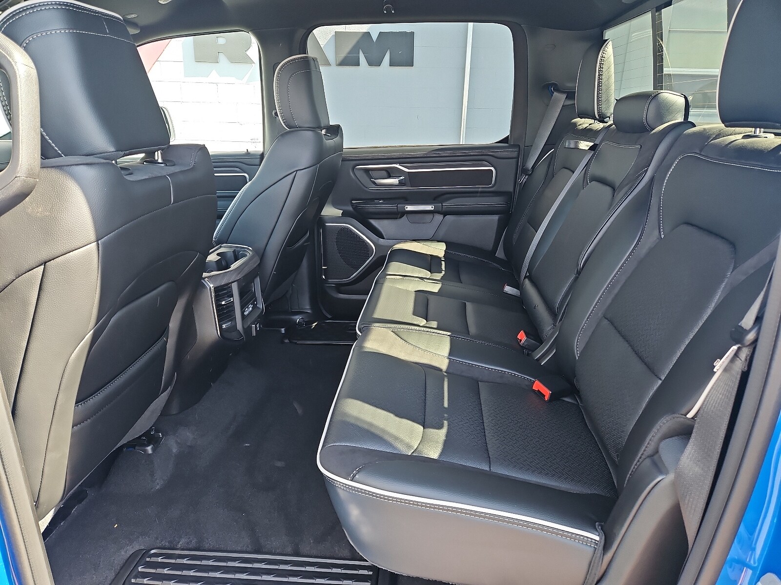 2025 Ram 1500 Laramie photo 4