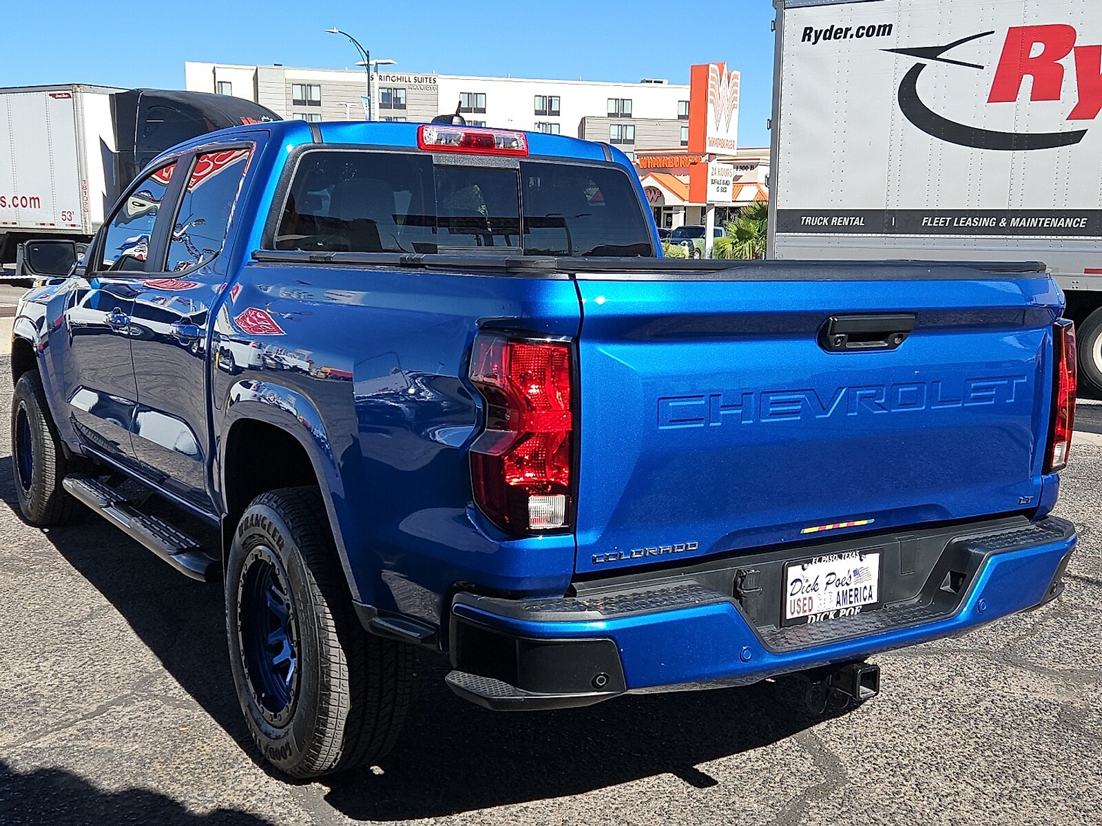2023 Chevrolet Colorado LT photo 3