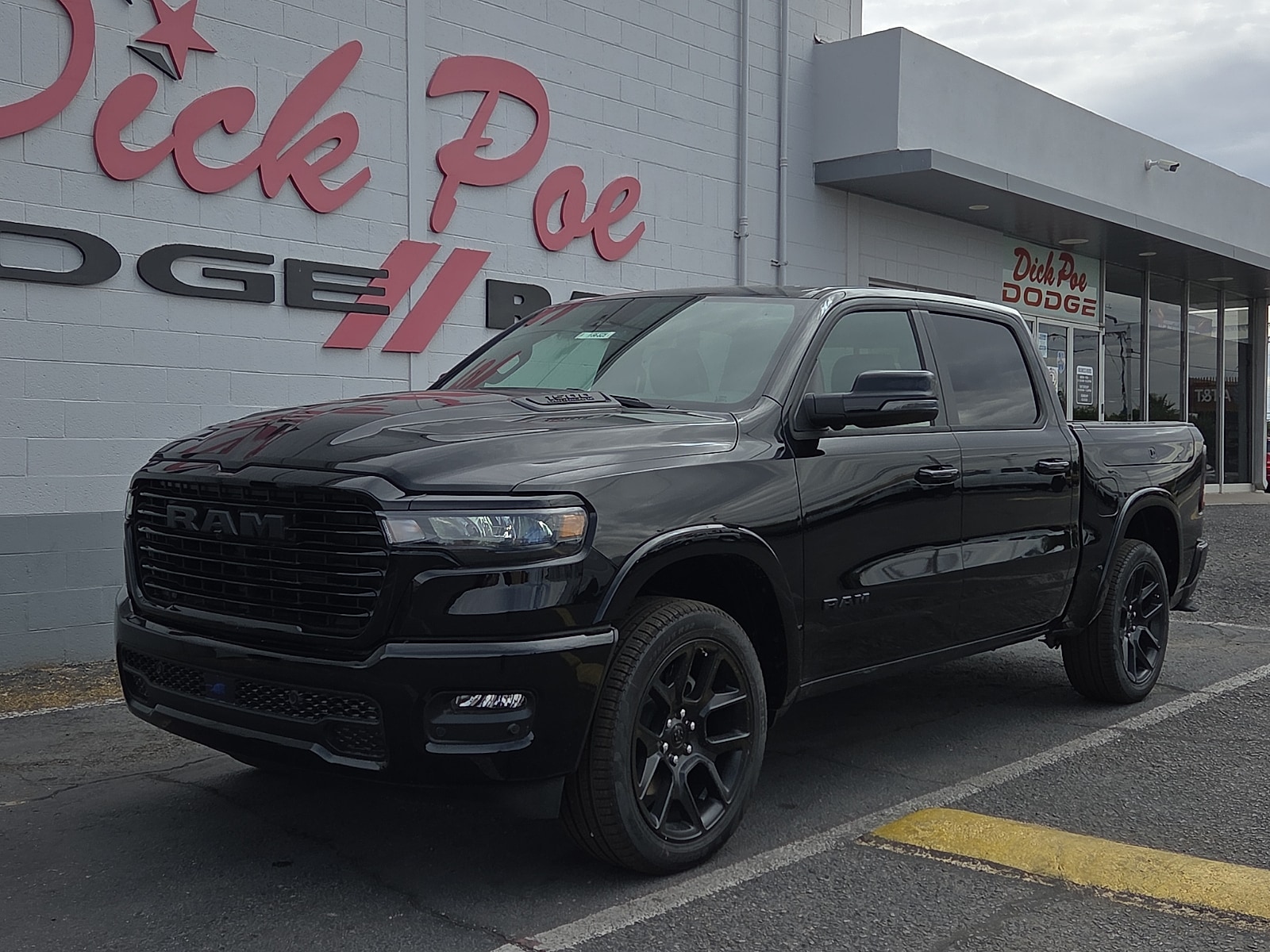 2026 RAM 1500 Laramie 4x4 Crew Cab 5'7's photo