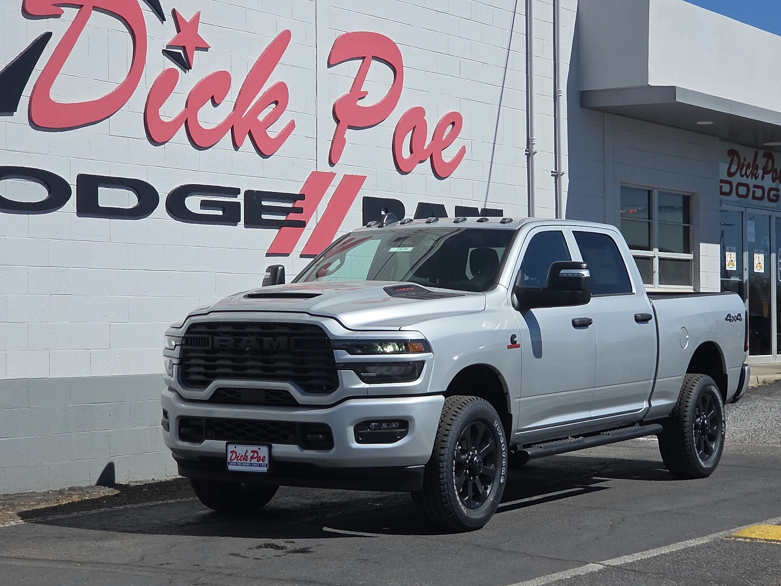 2026 RAM 2500 Tradesman/Black Express 4X4 Crew Cab SWB's photo