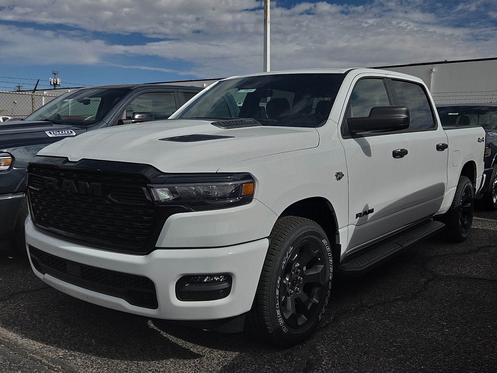 2026 RAM 1500 Express 4x4 Crew Cab 5'7's photo