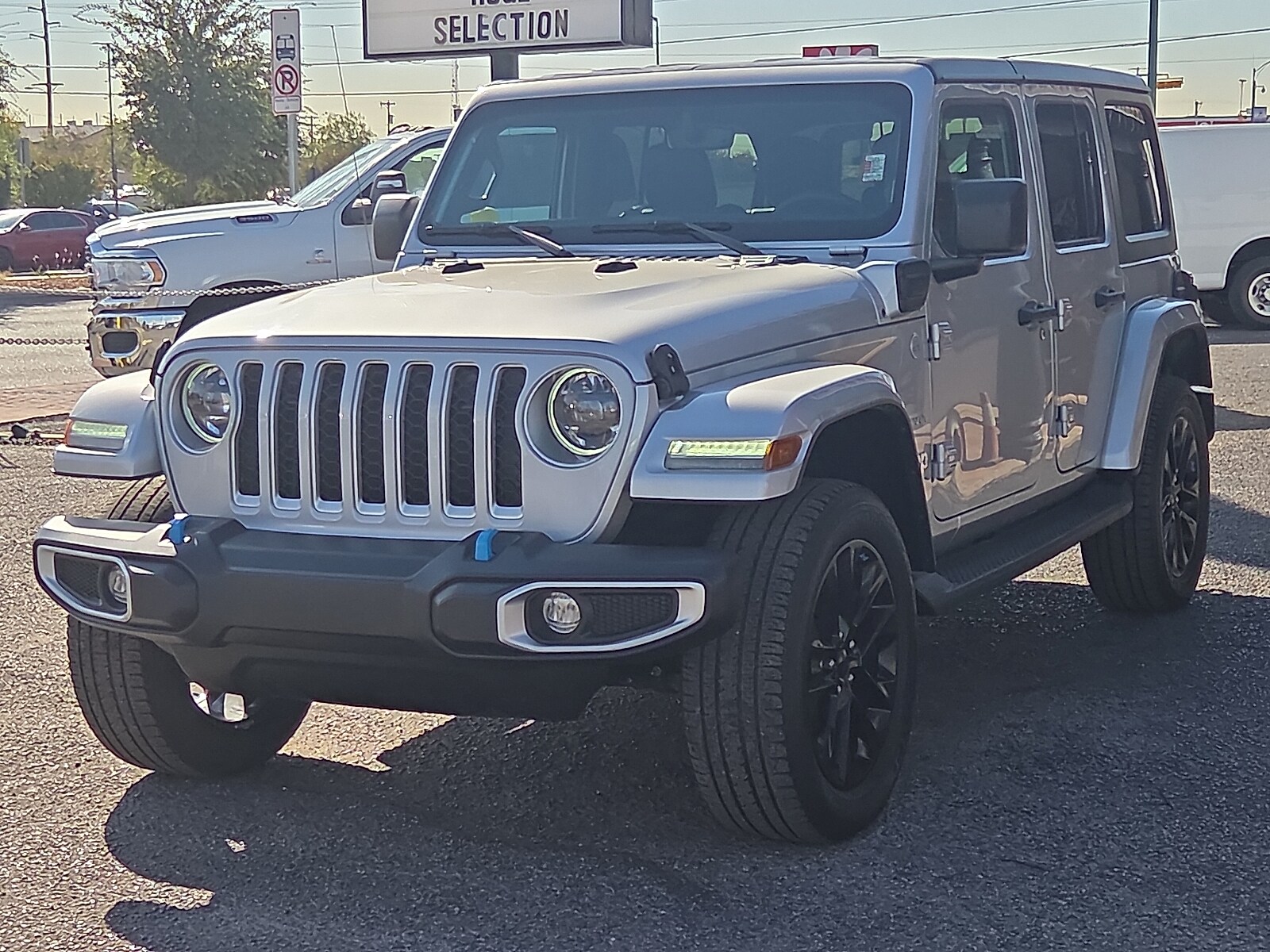 2023 Jeep Wrangler 4xe Sahara photo 2