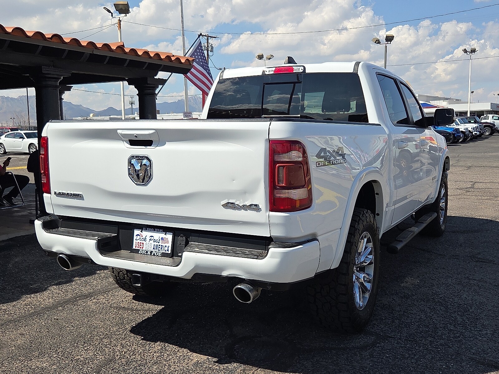 2022 Ram 1500 Laramie photo 3