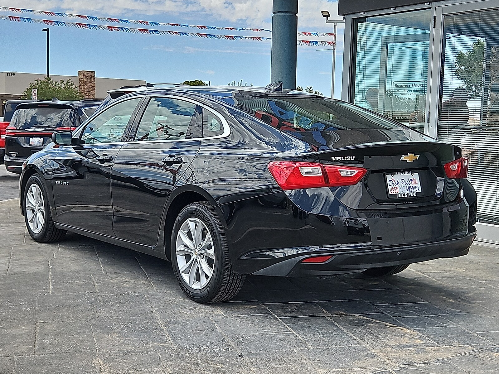 2025 Chevrolet Malibu 1LT photo 3