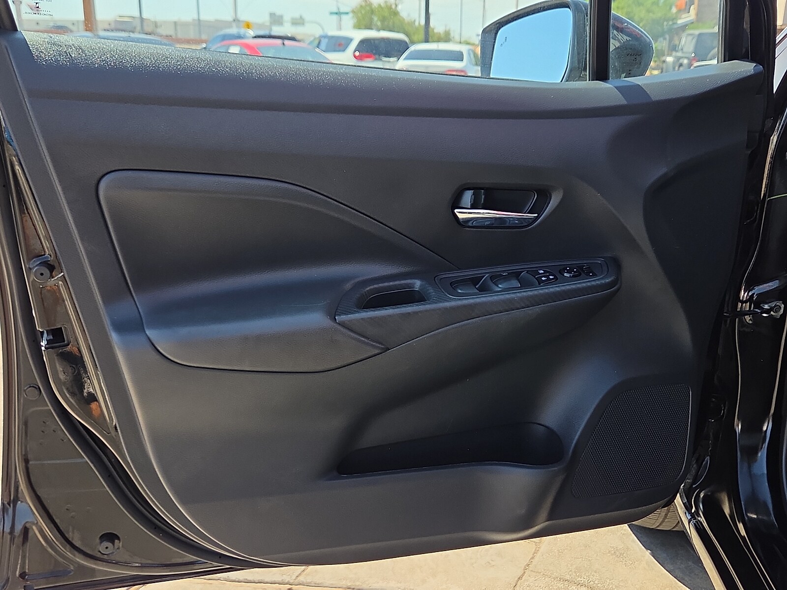 2025 Nissan Versa Sedan SV - Photo 8