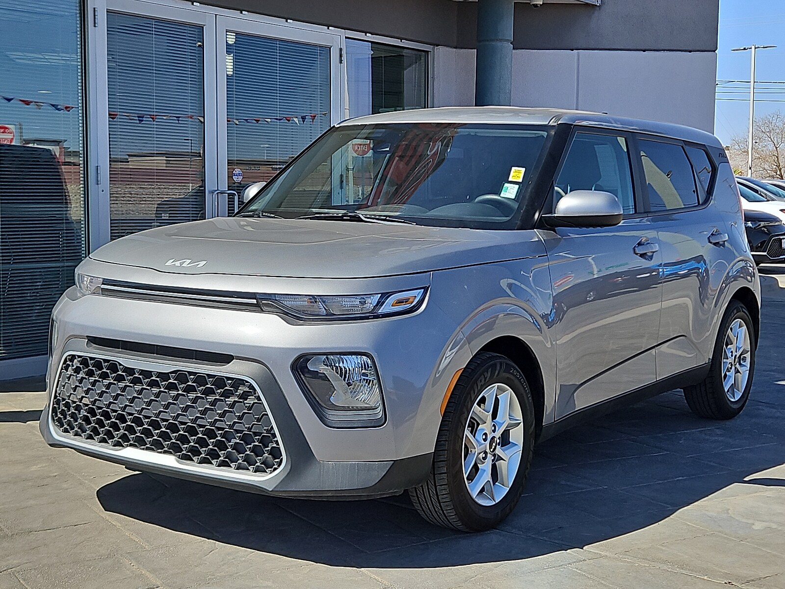 2022 Kia Soul LX photo 2