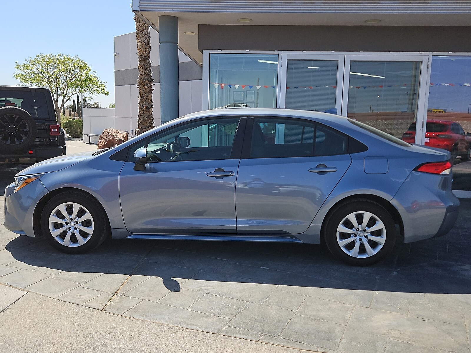 2023 Toyota Corolla LE photo 3