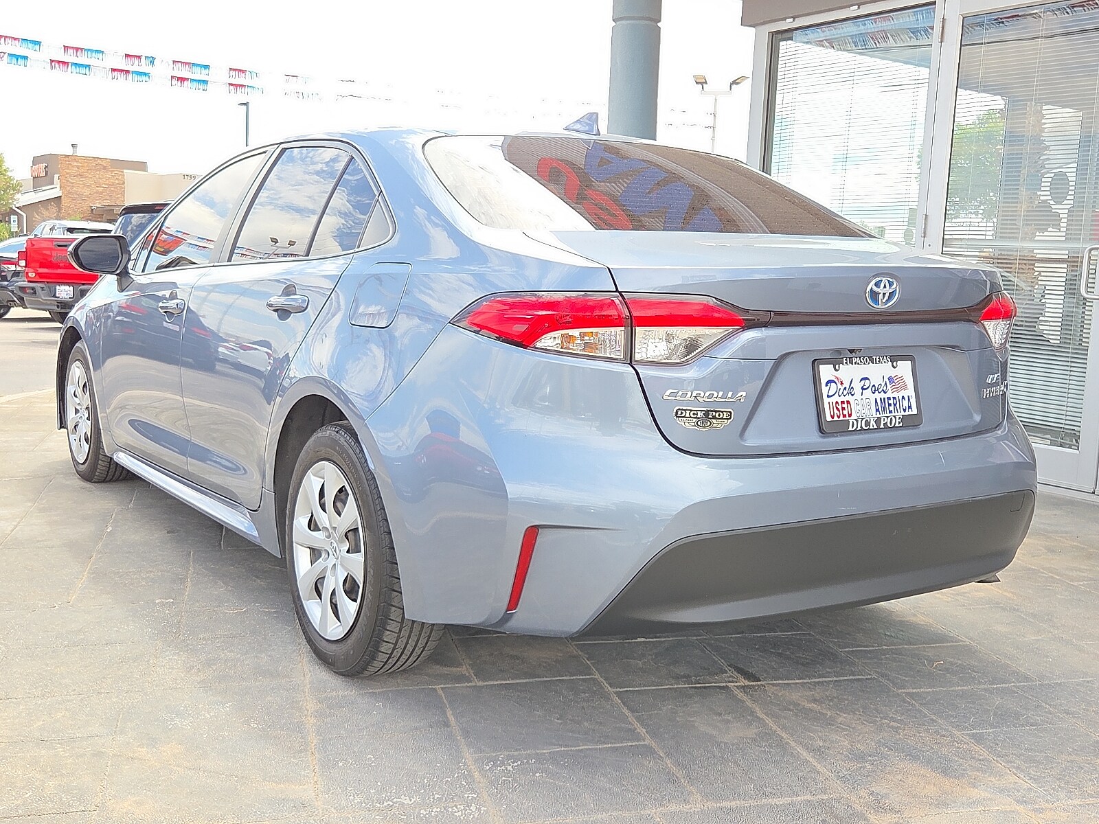 2023 Toyota Corolla Hybrid LE photo 2