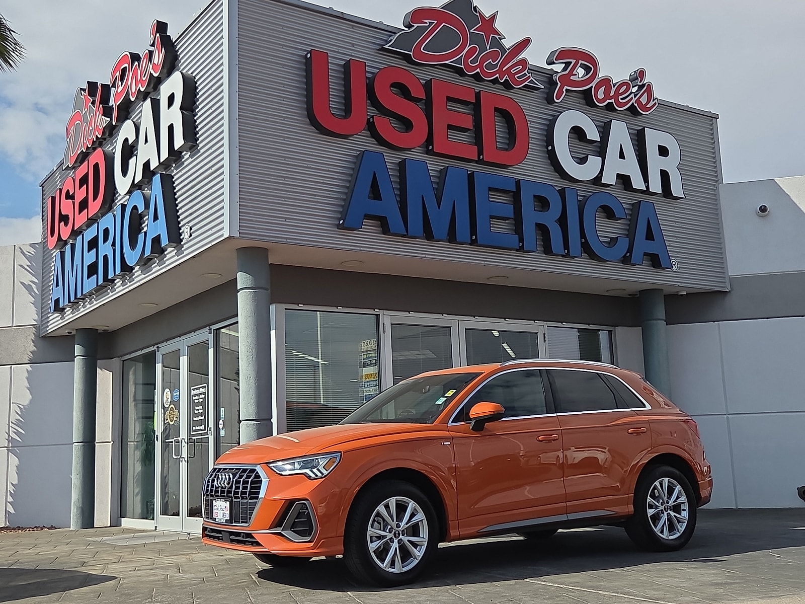 2023 Audi Q3 S Line Premium's photo