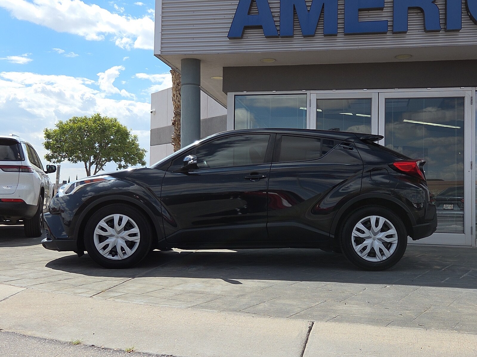 2019 Toyota C-HR XLE Limited photo 2