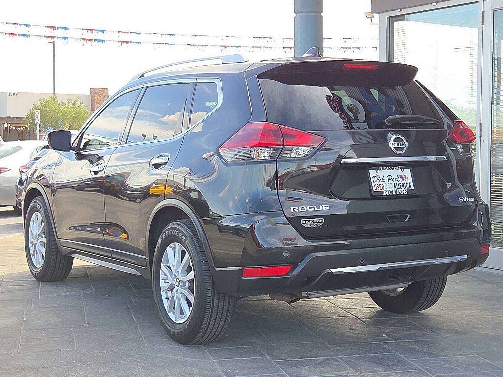 2020 Nissan Rogue SV AWD photo 2