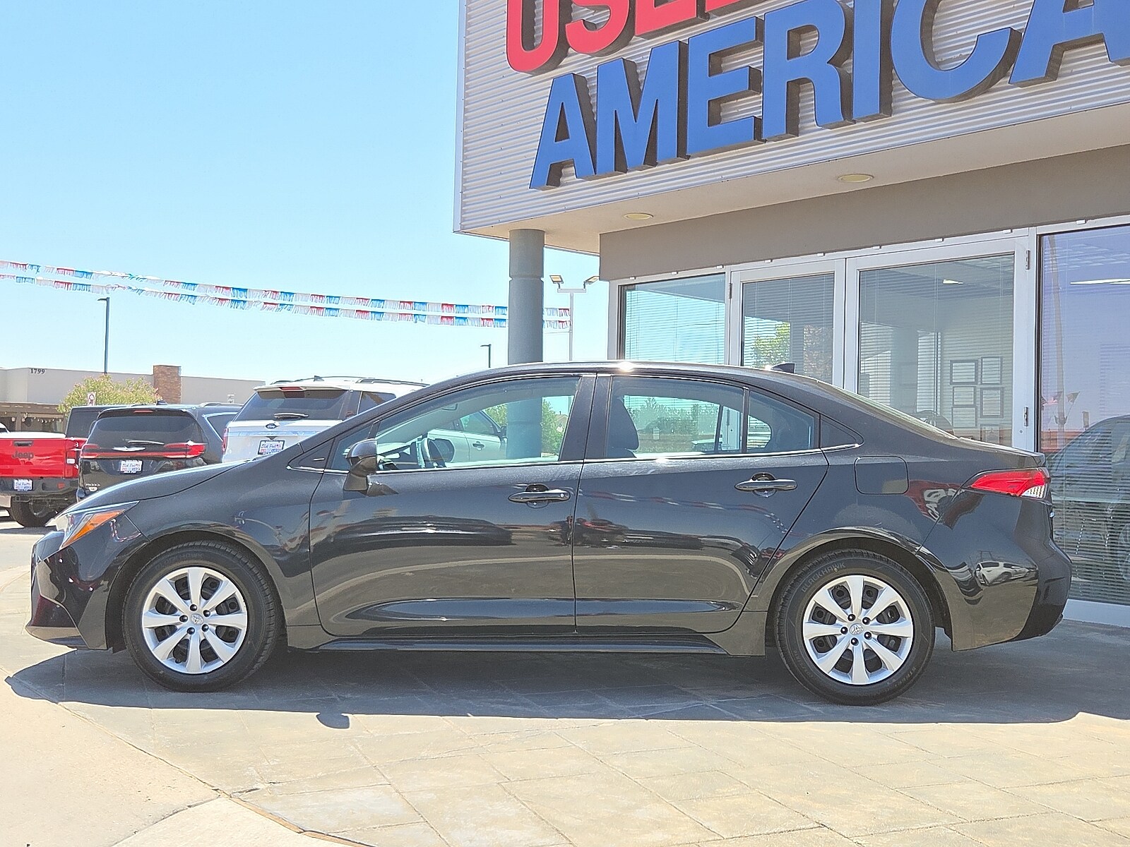 2022 Toyota Corolla LE photo 3