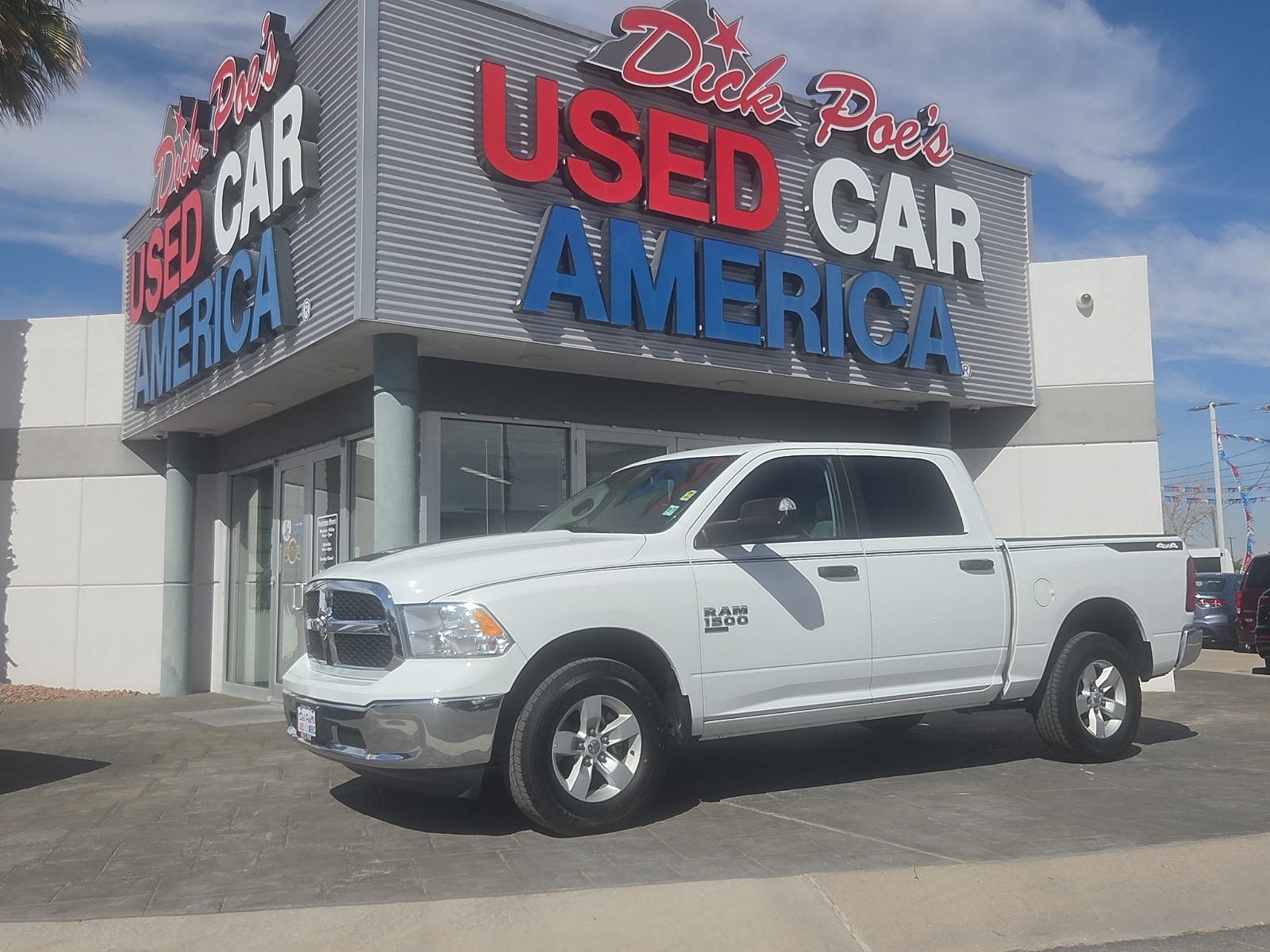 2023 RAM 1500 Classic SLT 4x4 Crew Cab 5'7's photo