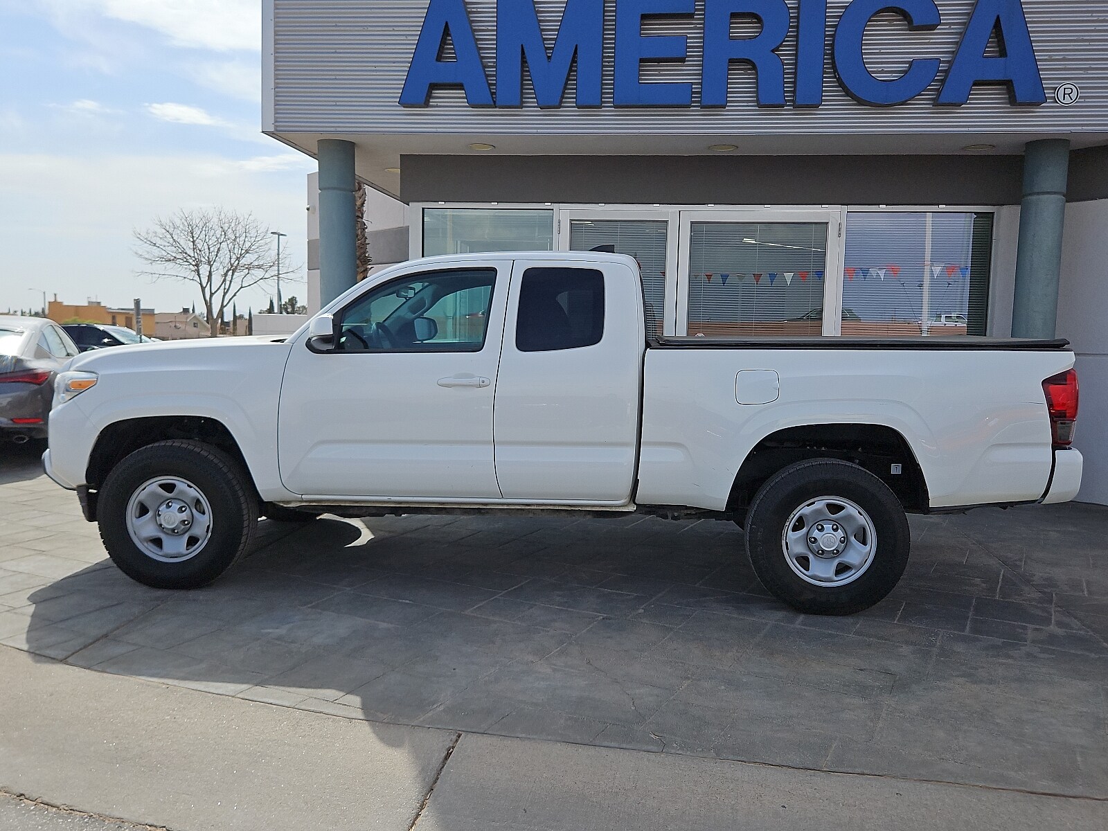 2020 Toyota Tacoma SR photo 3