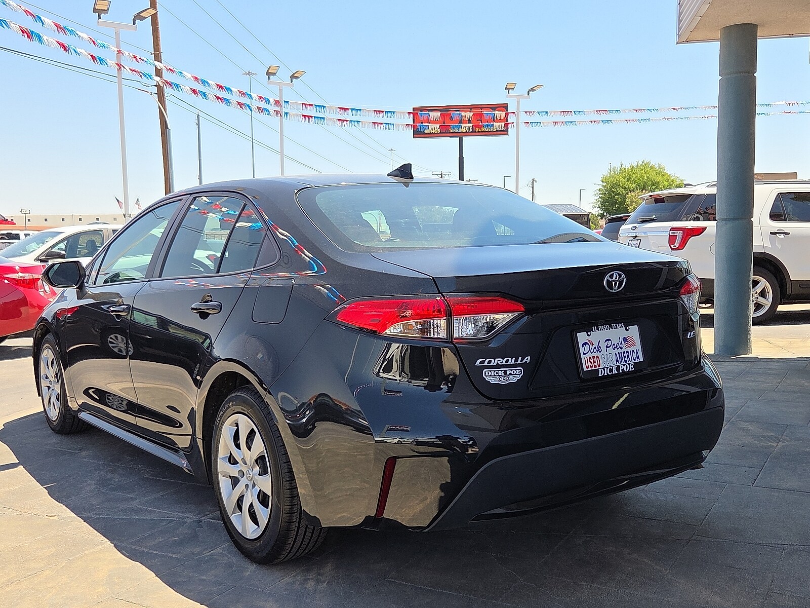 2022 Toyota Corolla LE photo 4
