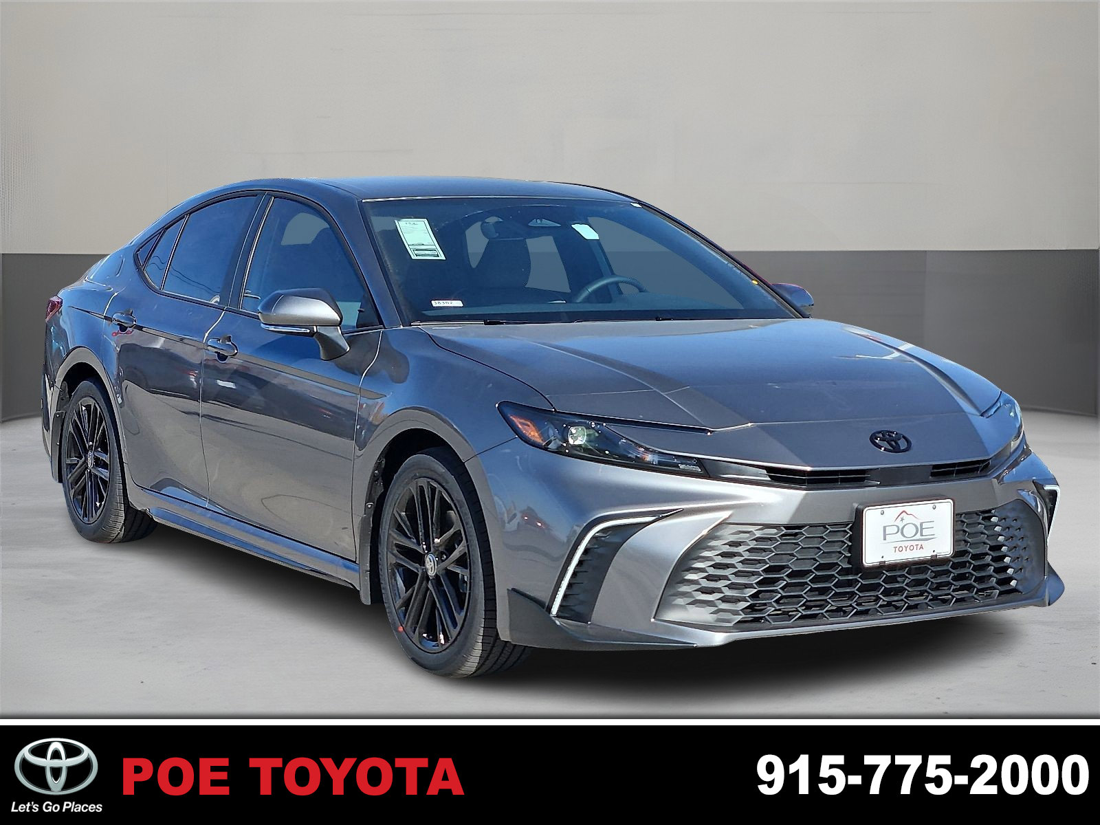 2026 Toyota Camry SE's photo