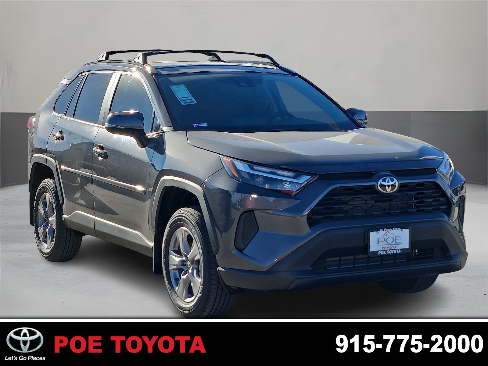 2025 Toyota RAV4 XLE's photo
