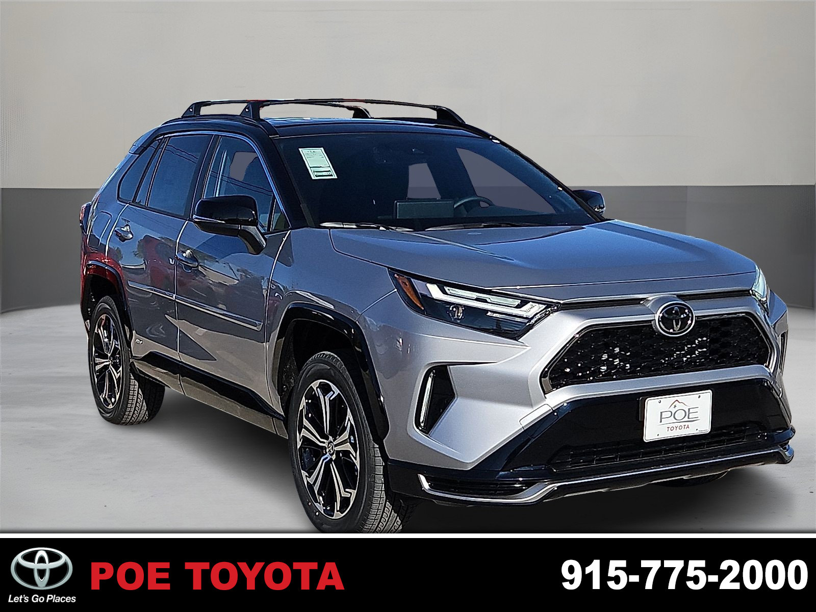 2025 Toyota RAV4 XSE's photo