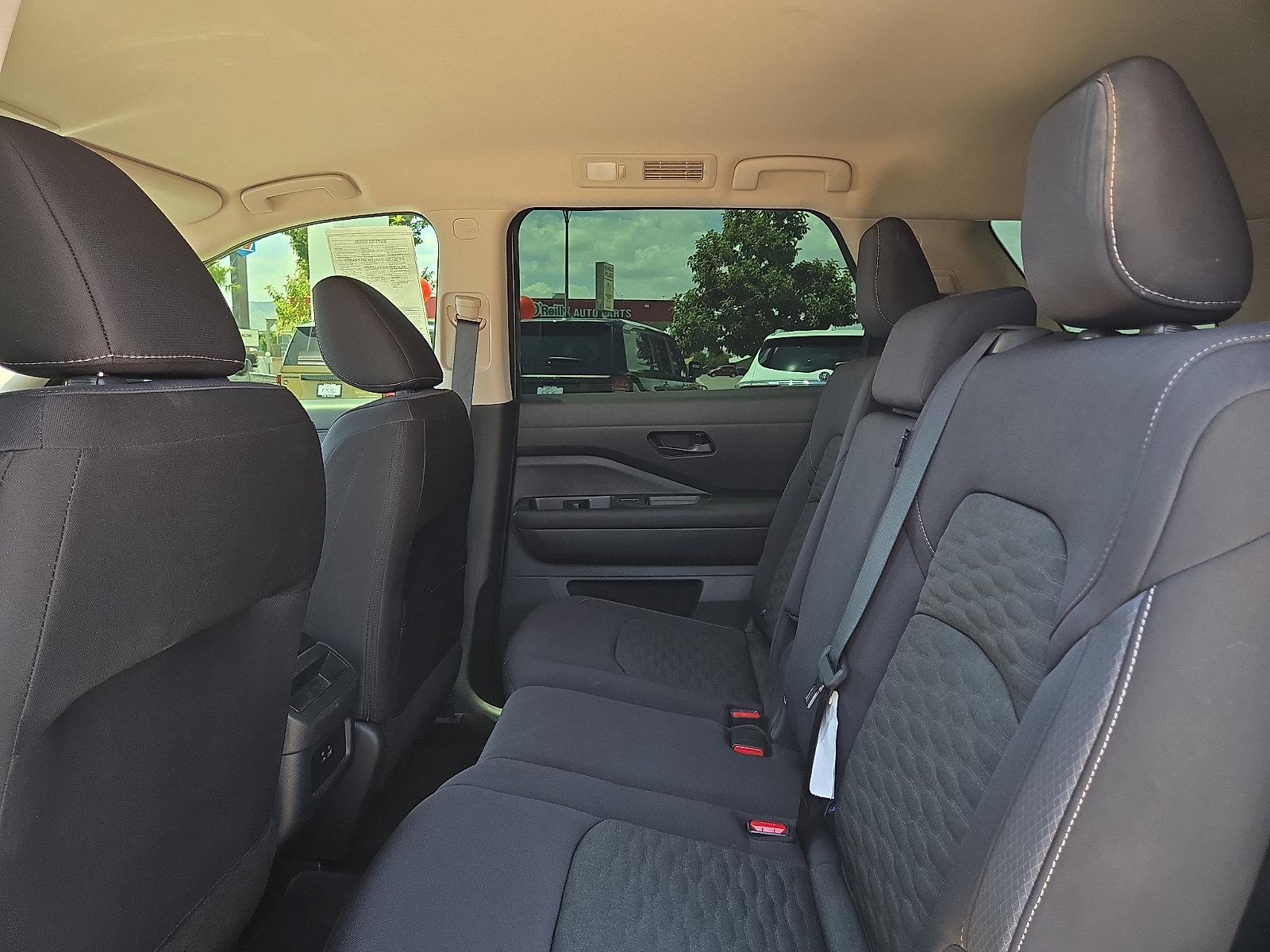 2024 Nissan Pathfinder S - Photo 7