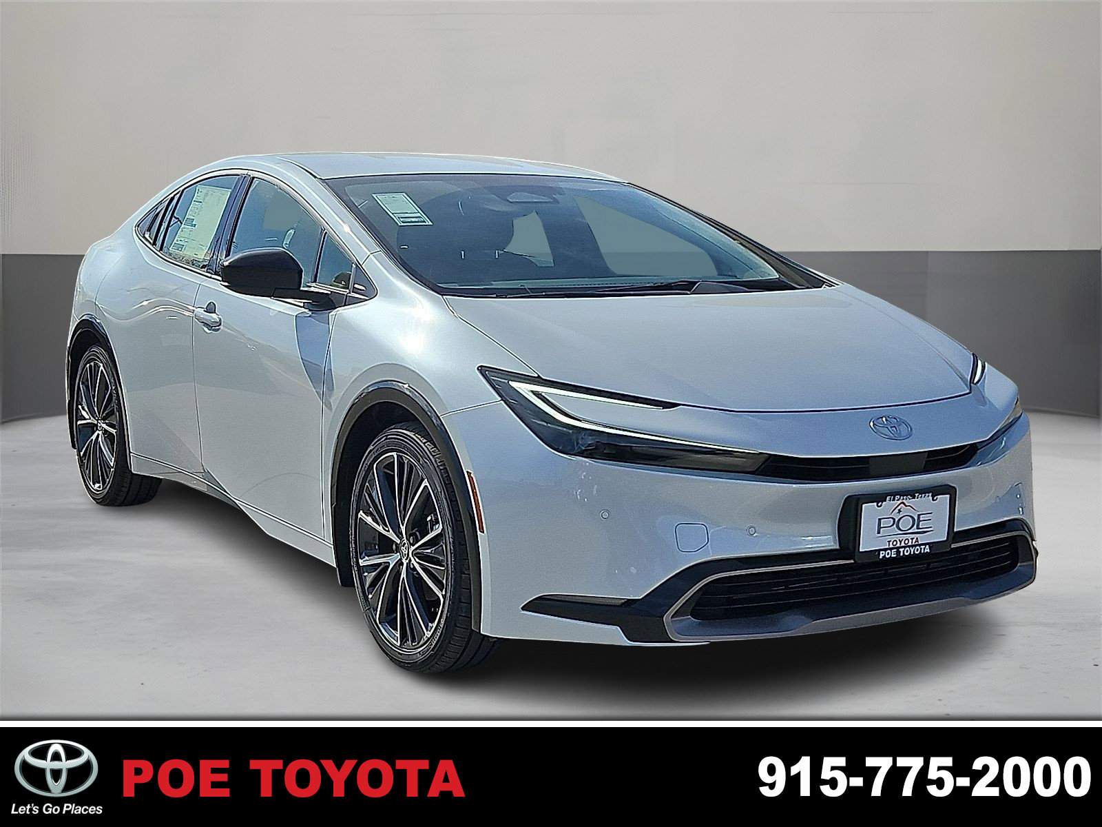 2026 Toyota Prius XLE FWD's photo