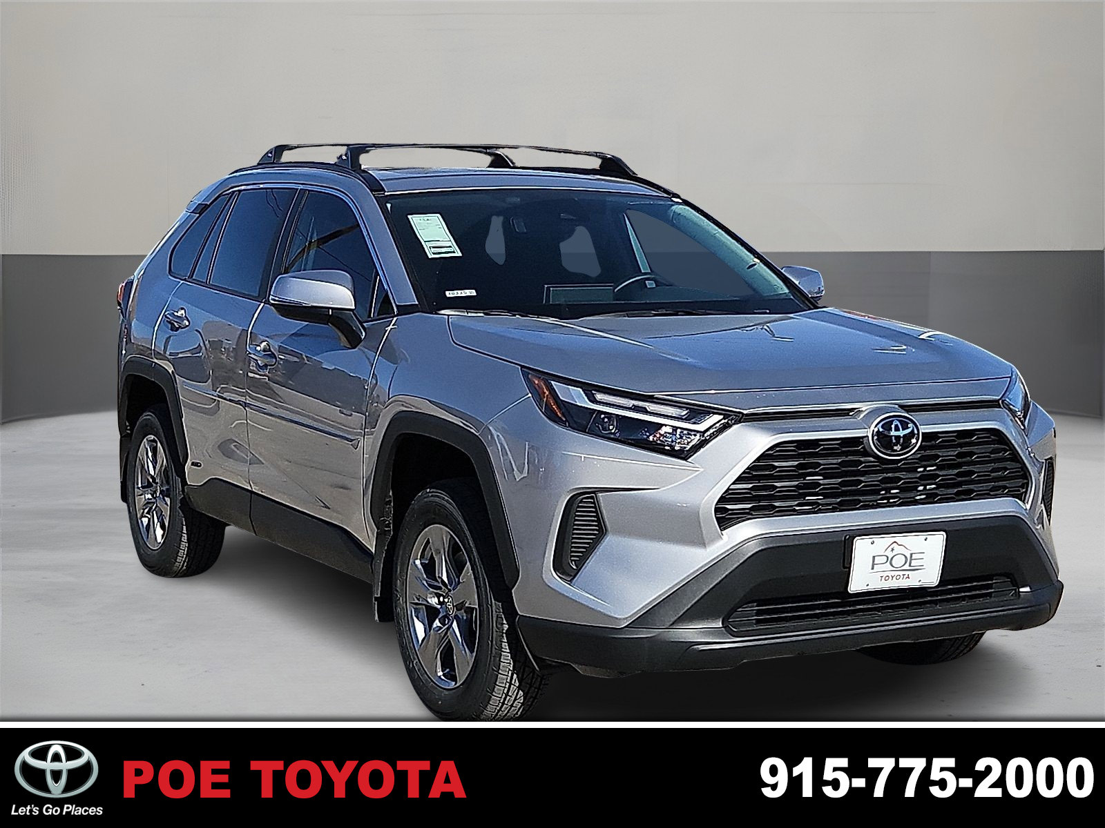 2025 Toyota RAV4 XLE's photo